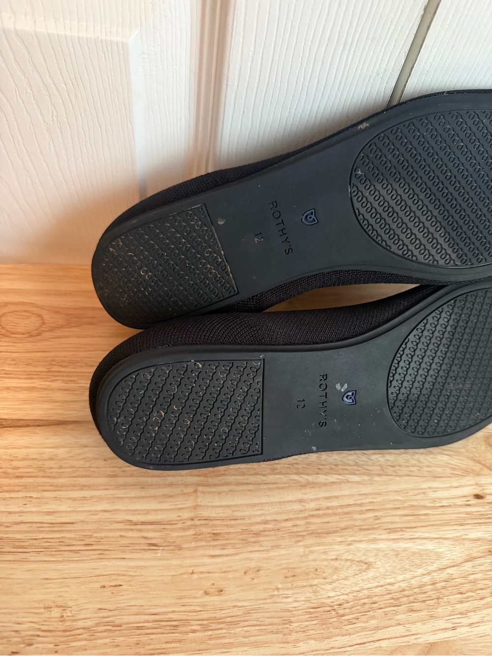 Rothys The Flat Womens 12 Black Ballet Flats Round Toe Slip On Knit Blue Accents - Picture 11 of 12